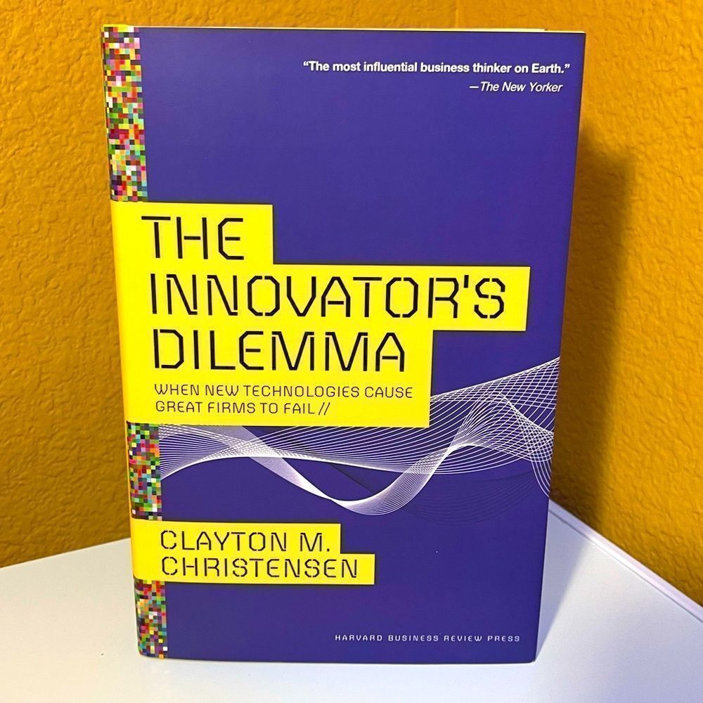 THE INNOVATOR'S SOLUTION: Creating & Sustaining Successful Growth By Christensen